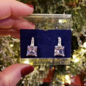 B1G1! 🌟 Stunning Square CZ Stud Earrings 🌟